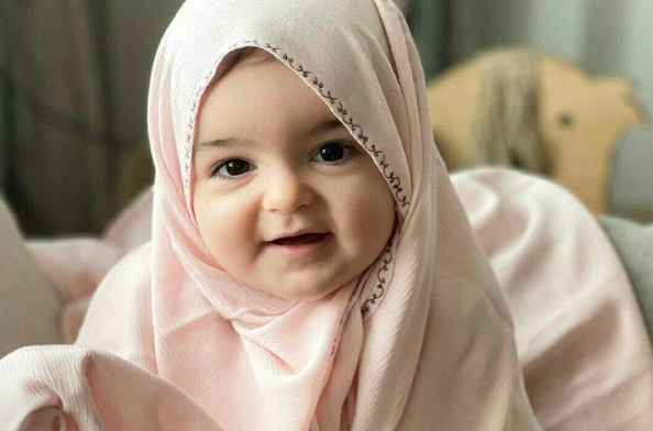Nama bayi Islami menjadi bekal awal kehidupan anak penuh cinta orang tua